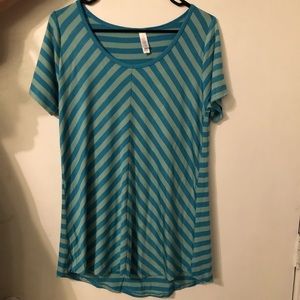 LuLaroe Classic Tee size medium